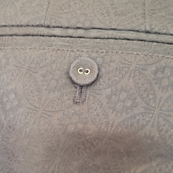 LORD and Taylor Black Cropped Patterned Pants - Picture 5 of 9